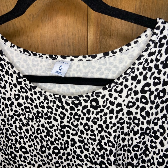 T-Shirt Dress with Knot - Picture 2 of 6